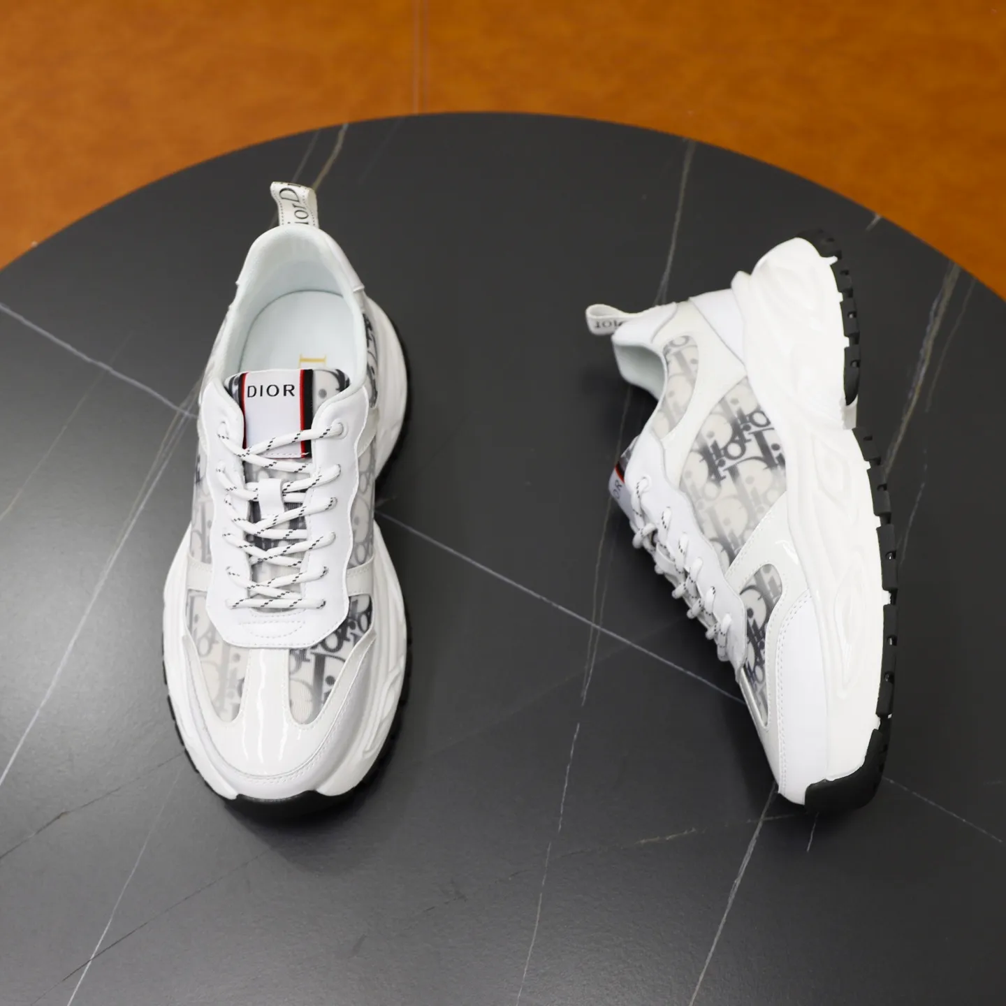 Ex-factory price: 462💰🙅‍♂️🙅‍♂️🙅‍♂️ Brand: Dior DIOR Standard code: 38-44 (45 customized) Grade: Same as the official website Material: Original material splicing Comfortable and breathable lining Lightweight and wear-resistant sports outsole Style category: Men's fashionable casual shoes Running sneakers Distinguished luxury brand elements Top luxury Color: actual picture color